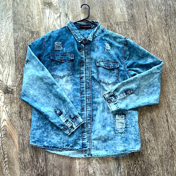 LIGHTWEIGHT DENIM JACKET VERY COOL STYLISH FITS WITH MANY STYLES - Picture 1 of 4